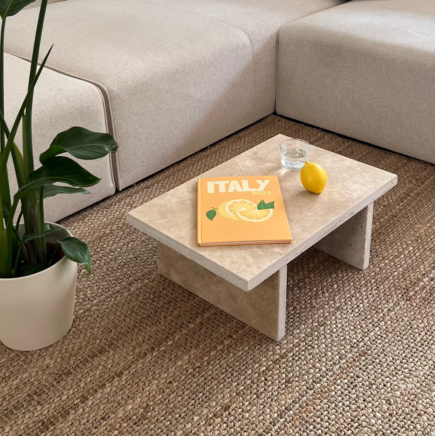 Couchtisch aus Travertin Naturstein